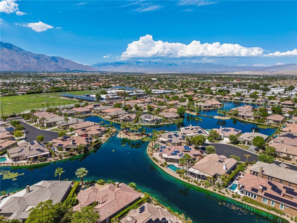 34 Shoreline Drive