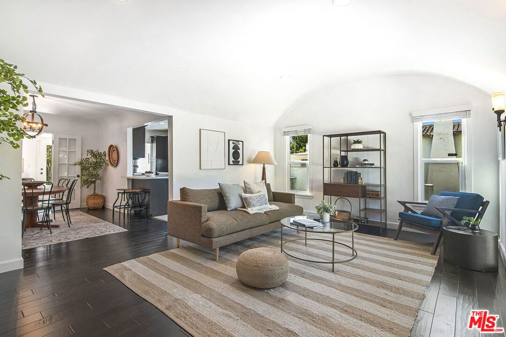 Photo of 502 N Crescent Heights Boulevard, Los Angeles, CA 90048 (MLS # 25580717)