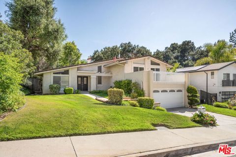 Photo of 22840 Sparrowdell Drive, Calabasas, CA 91302 (MLS # 26711173)