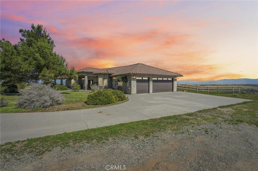 40000 Valle Vista