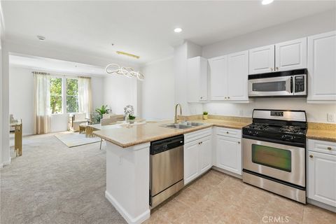 Photo of 3207 Watermarke Place, Irvine, CA 92612 (MLS # PW25265326)