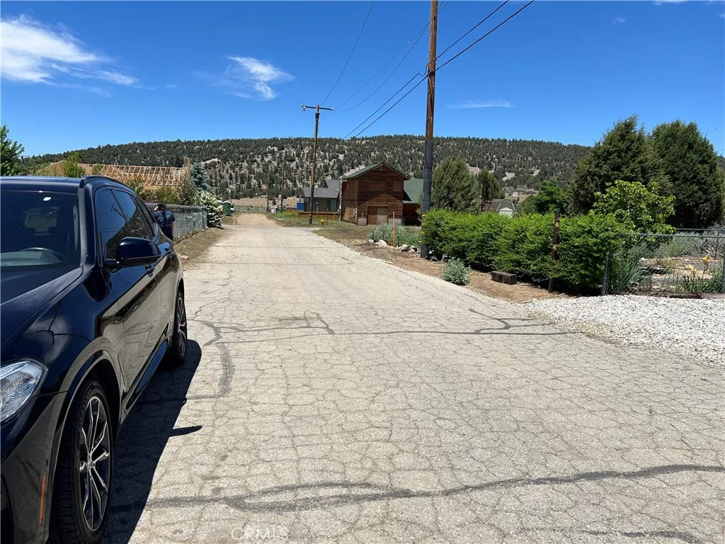 Big Bear City, California 92314, United States, 4 Bedrooms Bedrooms, ,3 BathroomsBathrooms,Residential,Pending,180748