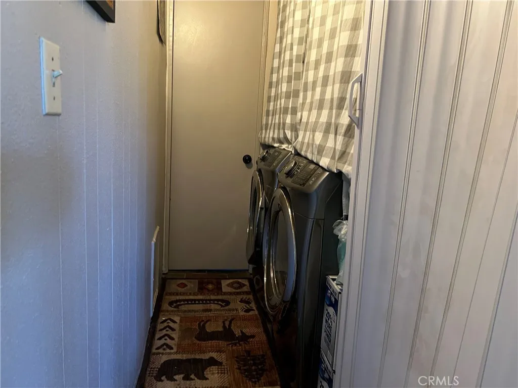 Big Bear City, California 92314, United States, 4 Bedrooms Bedrooms, ,3 BathroomsBathrooms,Residential,Pending,180748