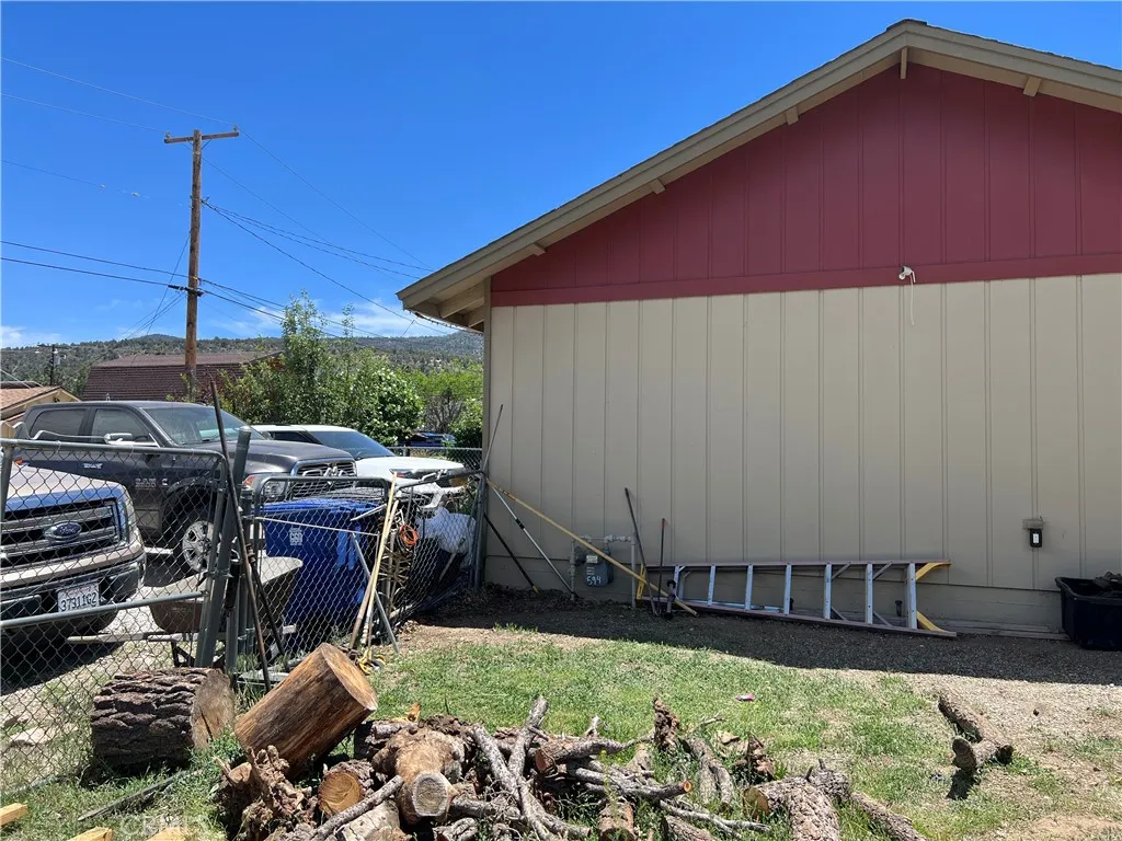 Big Bear City, California 92314, United States, 4 Bedrooms Bedrooms, ,3 BathroomsBathrooms,Residential,Pending,180748