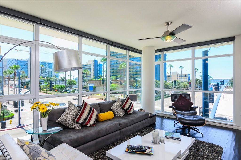 Come and see this spectacular Breeza single level 1,458 Sq. Ft. residence located on the S/W corner of the 3rd floor. This rare 3-bedroom, 2 bath home has up close and personal unobstructed bay views over the Star of India. With 2-balconies, dark hardwood floors, upgraded appliance package, 2-Parking spaces which are side by side, this home truly captures the essence of being downtown. Neighborhoods: Little Italy Complex Features: ,,,,,,, View: Evening Lights
