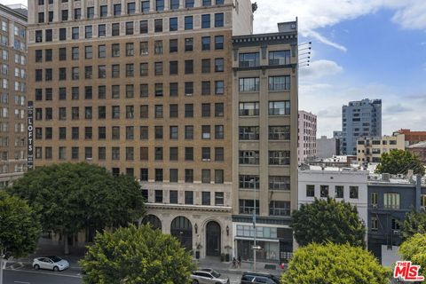 Photo of 814 S Spring Street #8, Los Angeles, CA 90014 (MLS # 26815331)