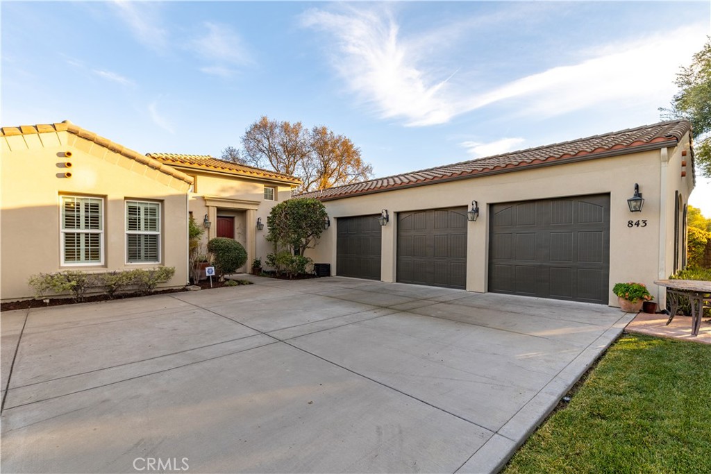 843 Hacienda Circle