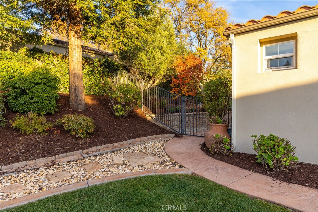 Paso Robles, California, 93446, United States, 4 Bedrooms Bedrooms, ,3 BathroomsBathrooms,Residential,Active,2006788