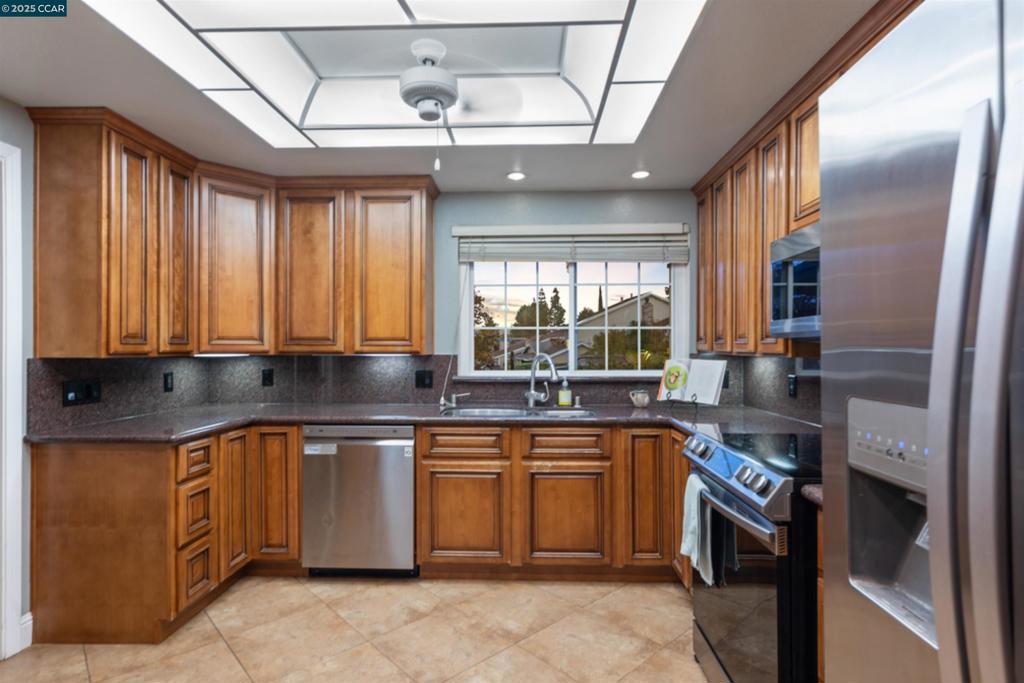 VILLAGE OAKS - Residential