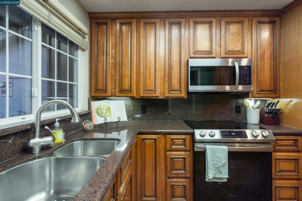 VILLAGE OAKS - Residential