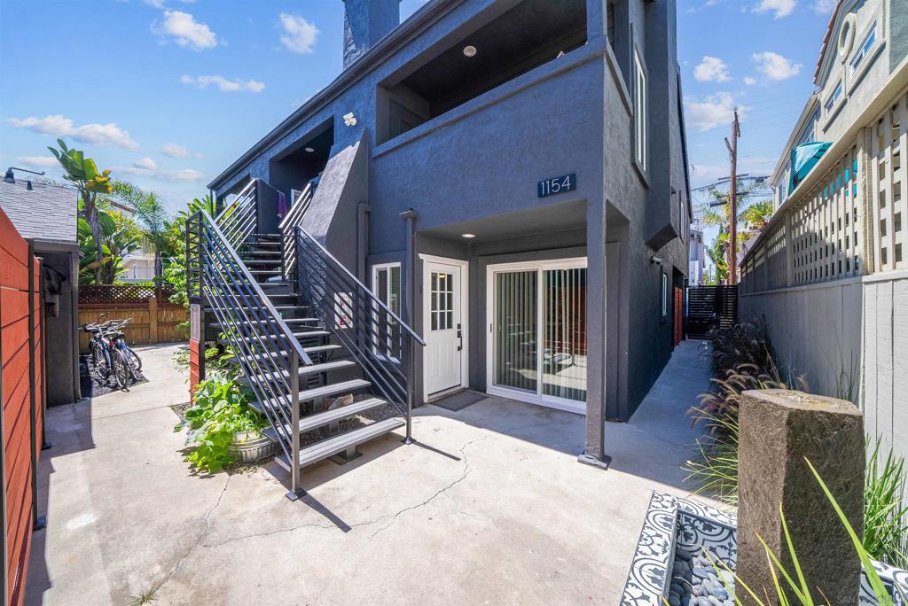 1152 54 Pacific Beach Dr