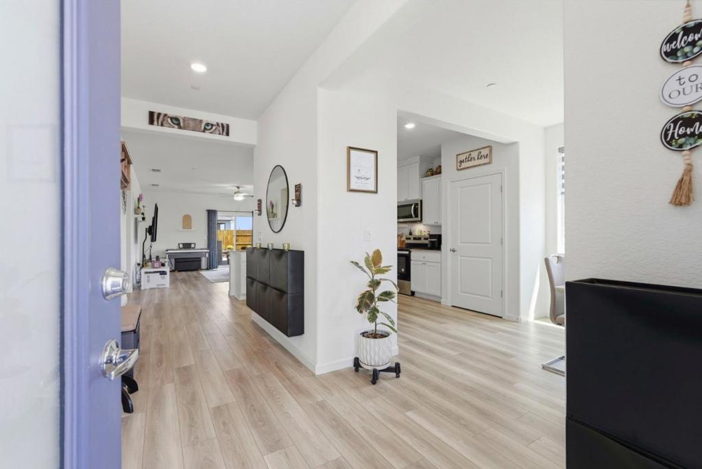 2210 Espana Lane