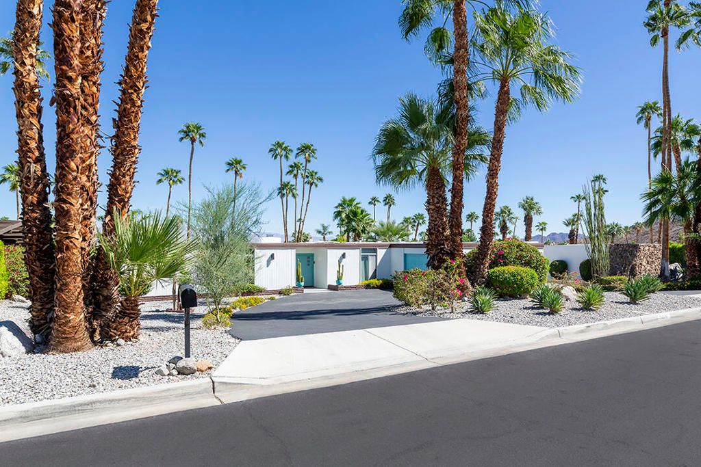 Photo of 71546 Biskra Road, Rancho Mirage, CA 92270 (MLS # 219137442PS)