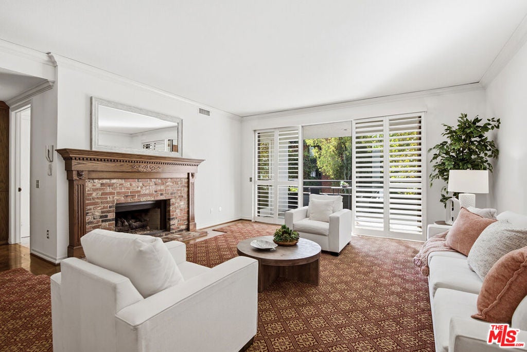 4784 Park Encino Lane 103