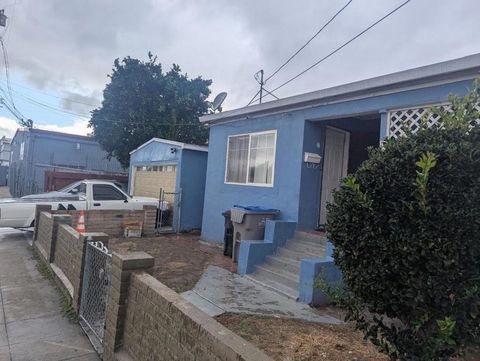 Photo of 521 Santa Ana Avenue, San Jose, CA 95112 (MLS # ML82025244)