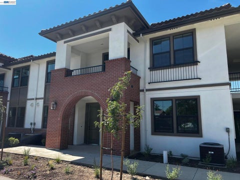 Photo of 218 Church St ST, Livermore, CA 94550 (MLS # 41148162)