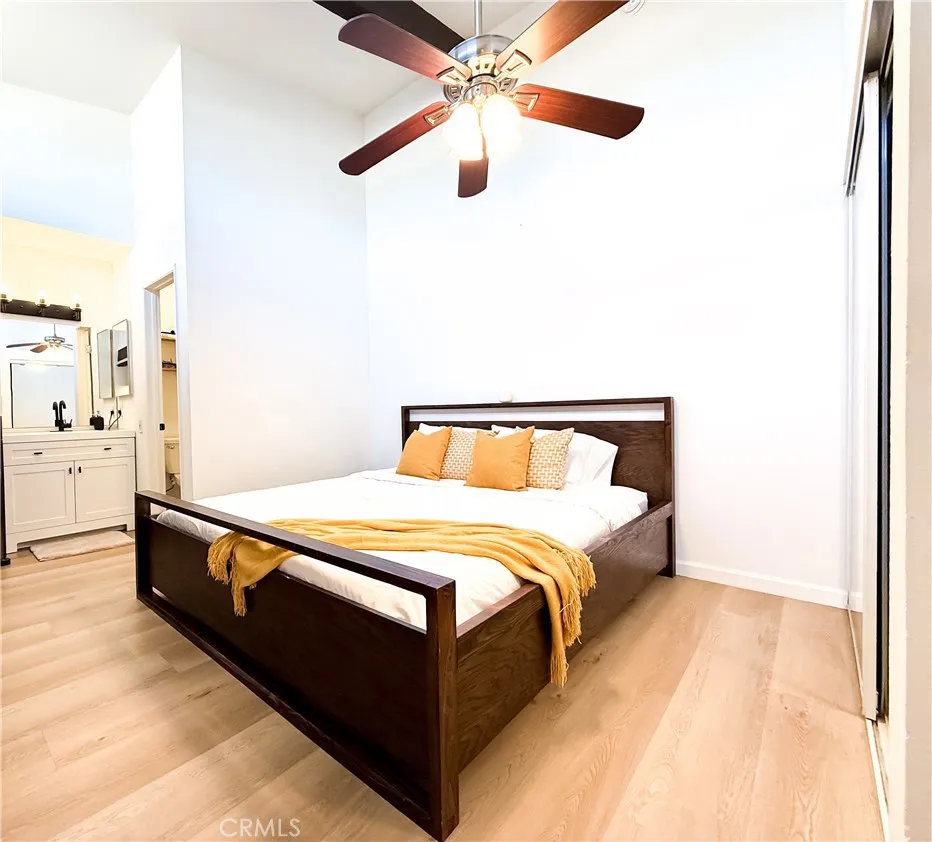 Encino, California 91316, United States, 1 Bedroom Bedrooms, ,2 BathroomsBathrooms,Residential,Active,196094