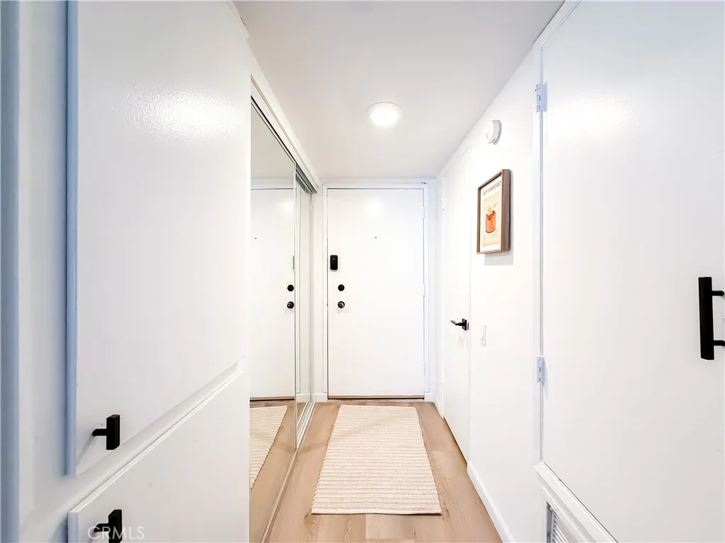 Encino, California 91316, United States, 1 Bedroom Bedrooms, ,2 BathroomsBathrooms,Residential,Active,196094