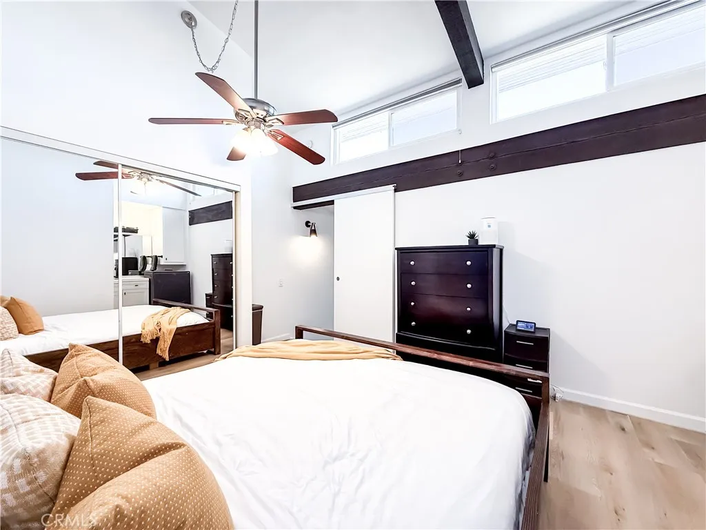 Encino, California 91316, United States, 1 Bedroom Bedrooms, ,2 BathroomsBathrooms,Residential,Active,196094