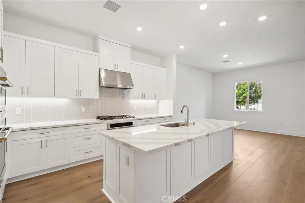 Irvine, California 92618, United States, 5 Bedrooms Bedrooms, ,4 BathroomsBathrooms,Residential,Active,139313