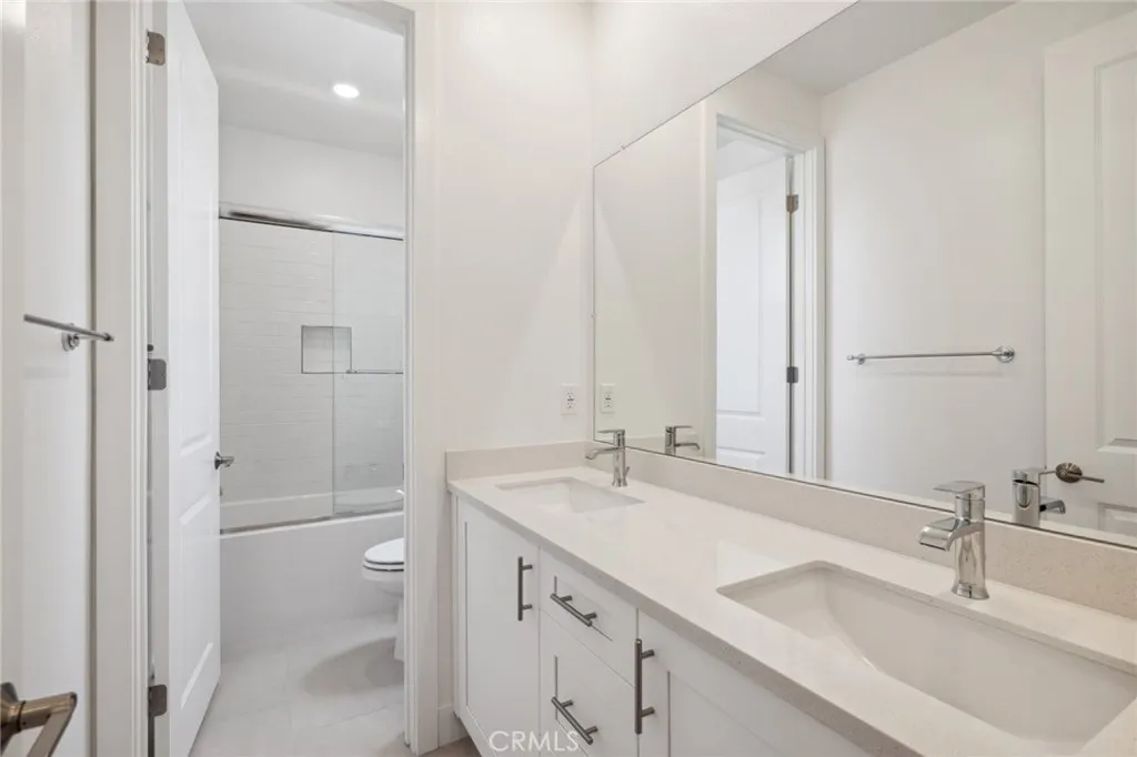 Irvine, California 92618, United States, 5 Bedrooms Bedrooms, ,4 BathroomsBathrooms,Residential,Active,139313