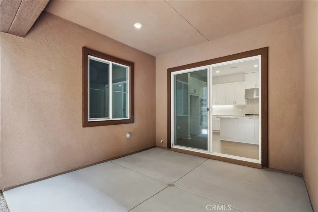 Irvine, California 92618, United States, 5 Bedrooms Bedrooms, ,4 BathroomsBathrooms,Residential,Active,139313