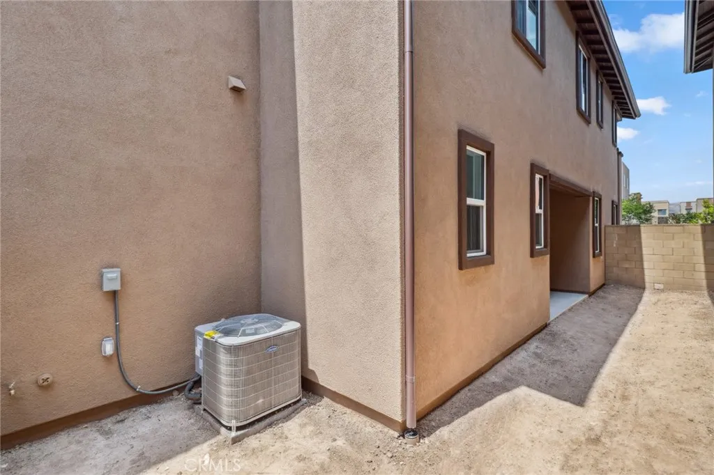 Irvine, California 92618, United States, 5 Bedrooms Bedrooms, ,4 BathroomsBathrooms,Residential,Active,139313