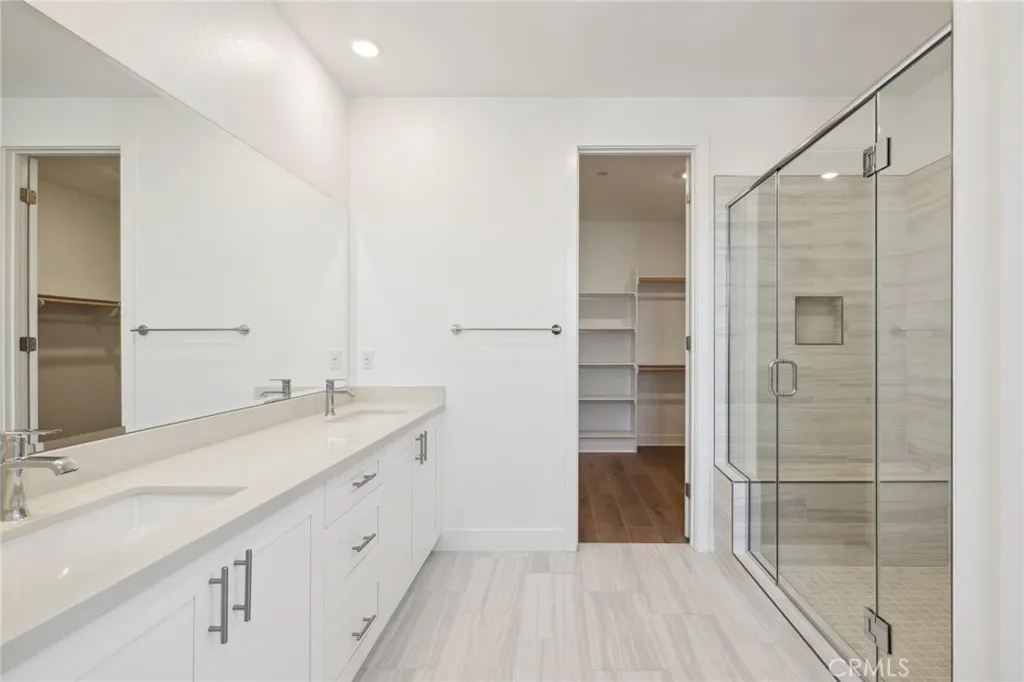 Irvine, California 92618, United States, 5 Bedrooms Bedrooms, ,4 BathroomsBathrooms,Residential,Active,139313