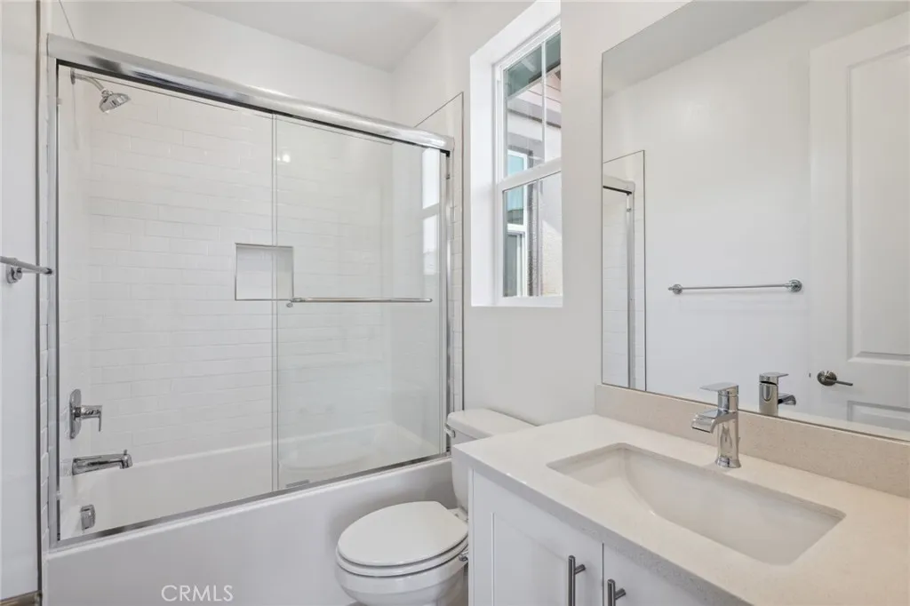 Irvine, California 92618, United States, 5 Bedrooms Bedrooms, ,4 BathroomsBathrooms,Residential,Active,139313