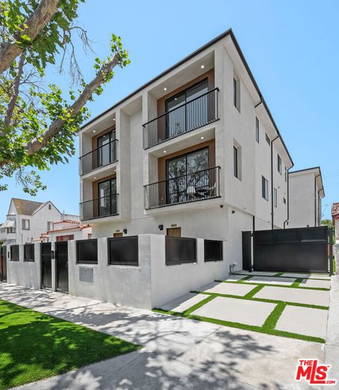 Photo of 839 N Detroit Street, Los Angeles, CA 90046 (MLS # 26849937)