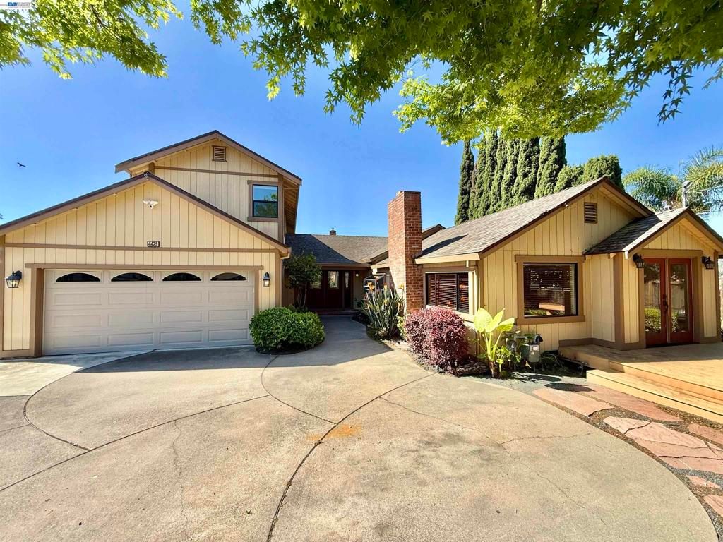 Photo of 4429 James Ave, Castro Valley, CA 94546 (MLS # 41131484)