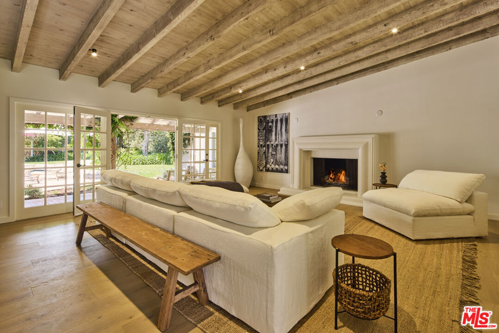 6105 Bonsall Drive