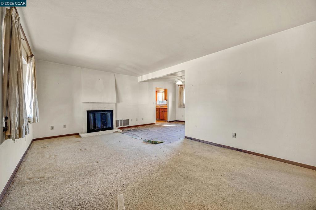 1909 Dennis Dr