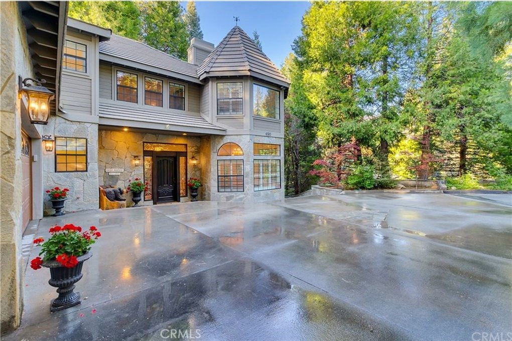 490 Bay View Court