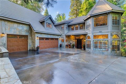 Photo of 490 Bay View Court, Lake Arrowhead, CA 92352 (MLS # IG26070060)