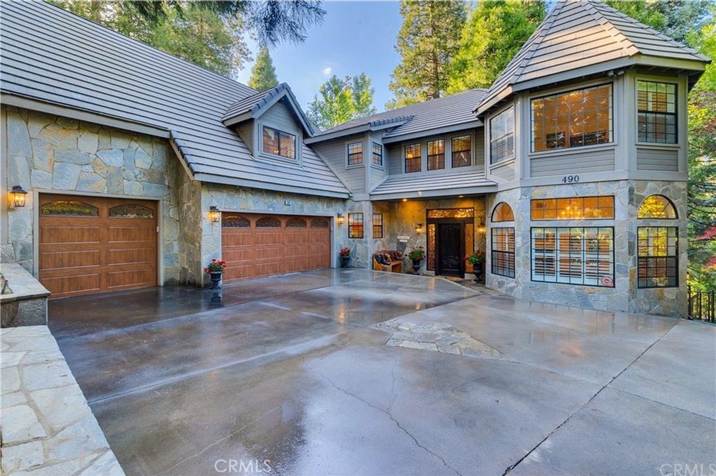 490 Bay View Court
