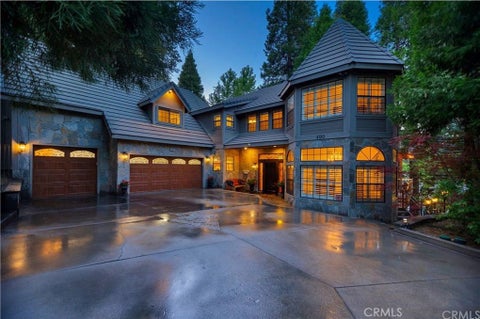 Photo of 490 Bay View Court, Lake Arrowhead, CA 92352 (MLS # IG26070060)