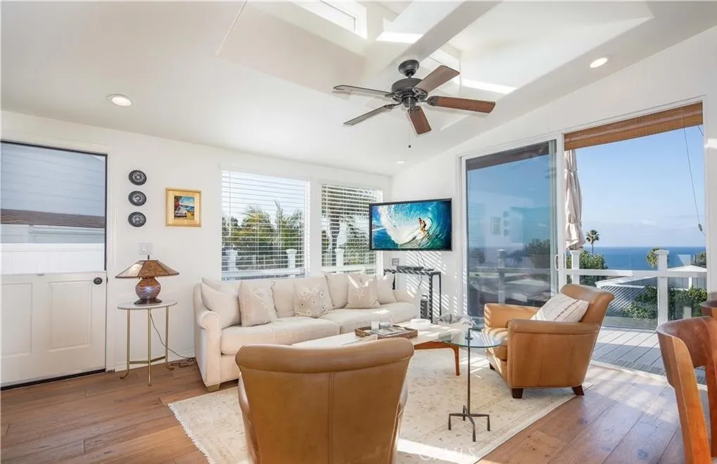 Laguna Beach, California 92651, United States, 2 Bedrooms Bedrooms, ,2 BathroomsBathrooms,Residential,Active,173972