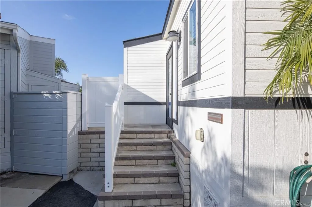 Laguna Beach, California 92651, United States, 2 Bedrooms Bedrooms, ,2 BathroomsBathrooms,Residential,Active,173972