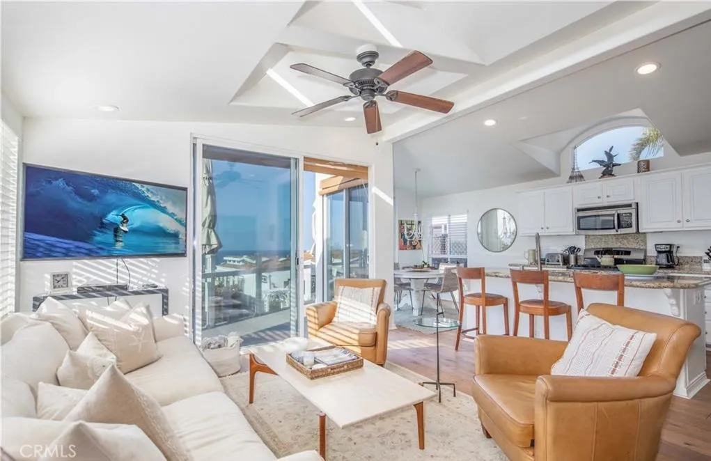 Laguna Beach, California 92651, United States, 2 Bedrooms Bedrooms, ,2 BathroomsBathrooms,Residential,Active,173972