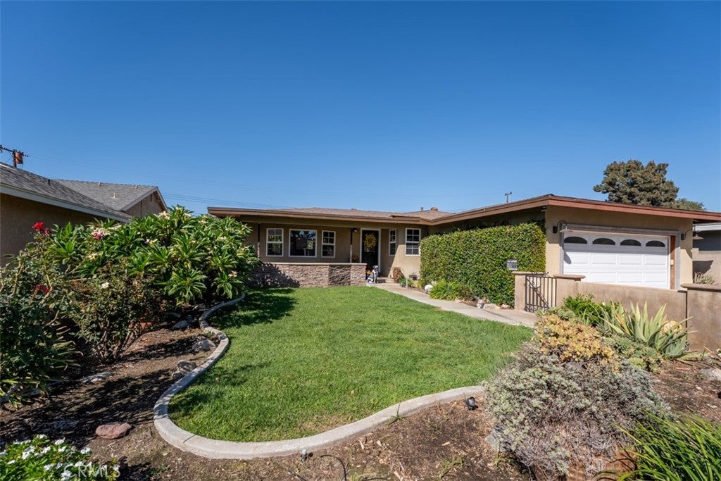 1323 E Mayfair