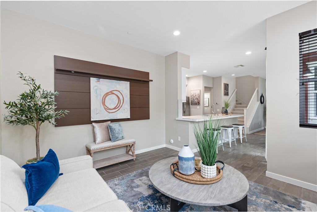 Aurora (ESAURO) - Residential Lease