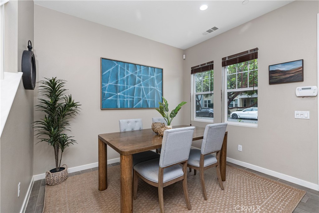 Aurora (ESAURO) - Residential Lease