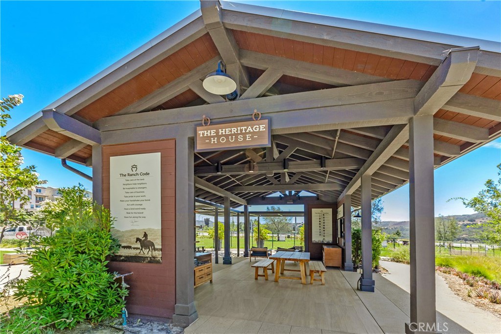 Aurora (ESAURO) - Residential Lease