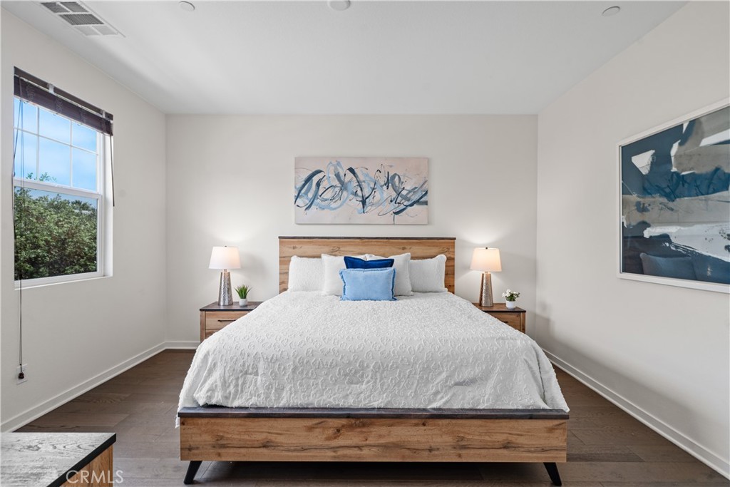 Aurora (ESAURO) - Residential Lease