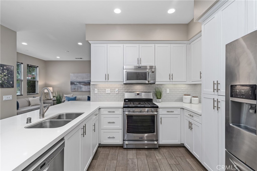 Aurora (ESAURO) - Residential Lease