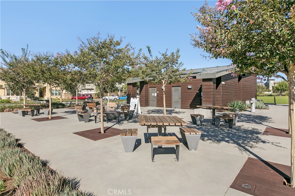 Aurora (ESAURO) - Residential Lease