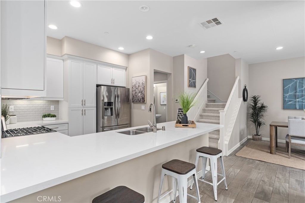 Aurora (ESAURO) - Residential Lease