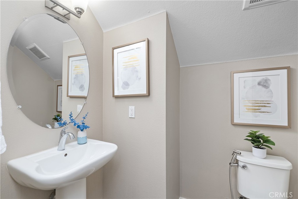 Aurora (ESAURO) - Residential Lease