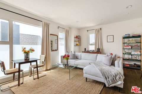 Photo of 1514 S Bedford Street, Los Angeles, CA 90035 (MLS # 26771715)